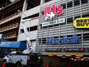 commercial sign maintenance 