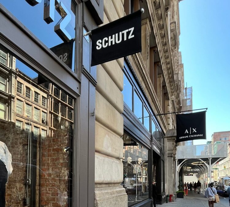 Schutz Blade Sign