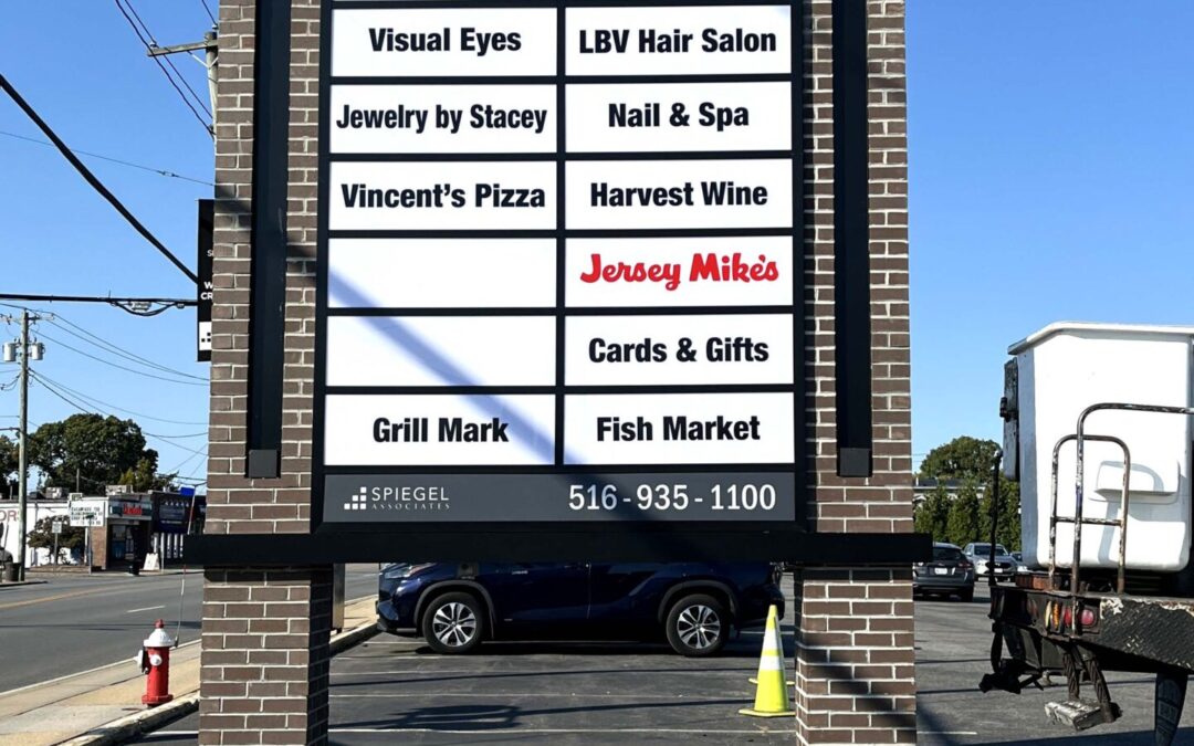 The Shoppes at Willets Crossing - Retail Shopping Center Pylon Signs Long Island