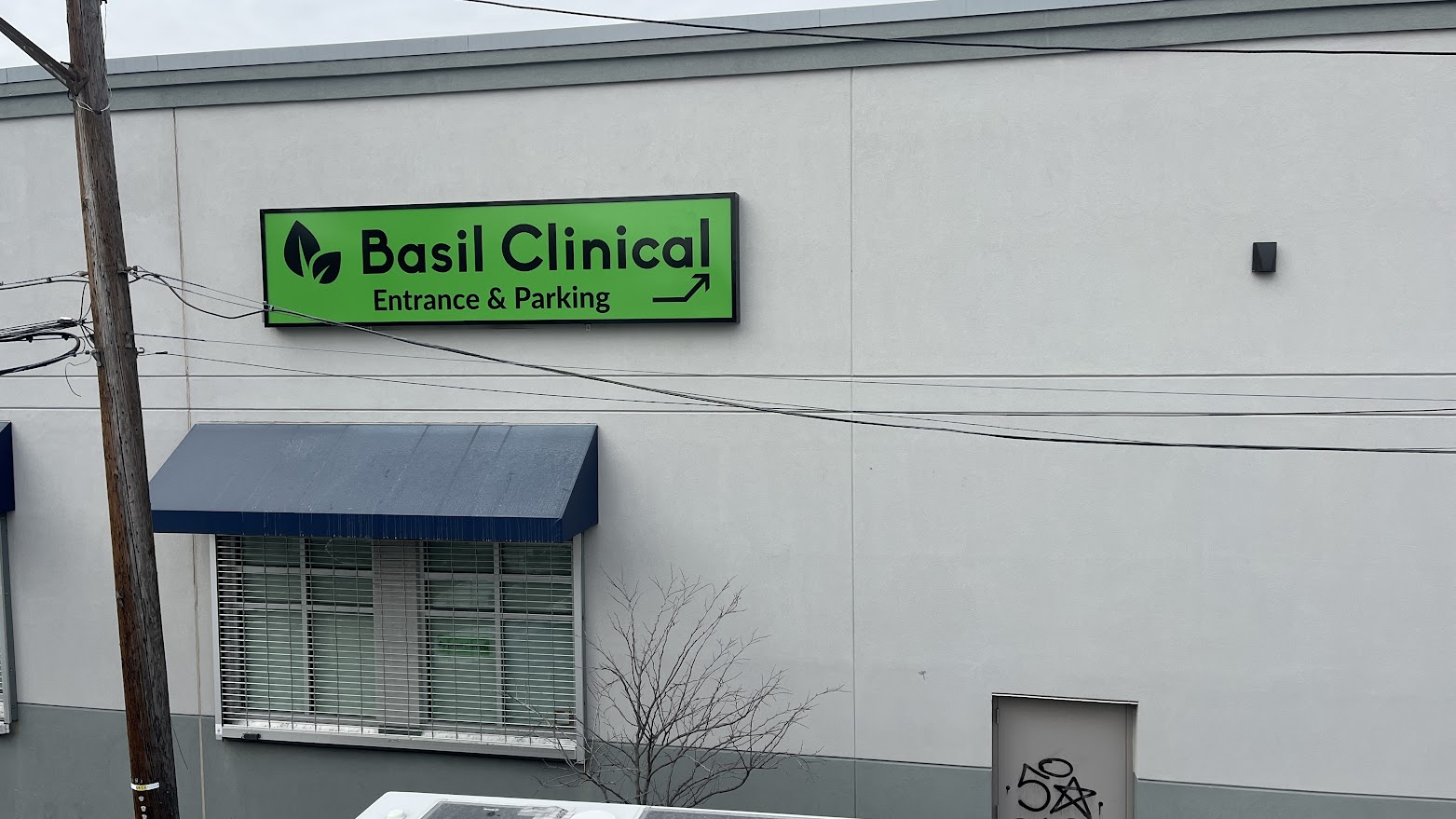 Lightbox Sign Queen NY - Basil Clinical 